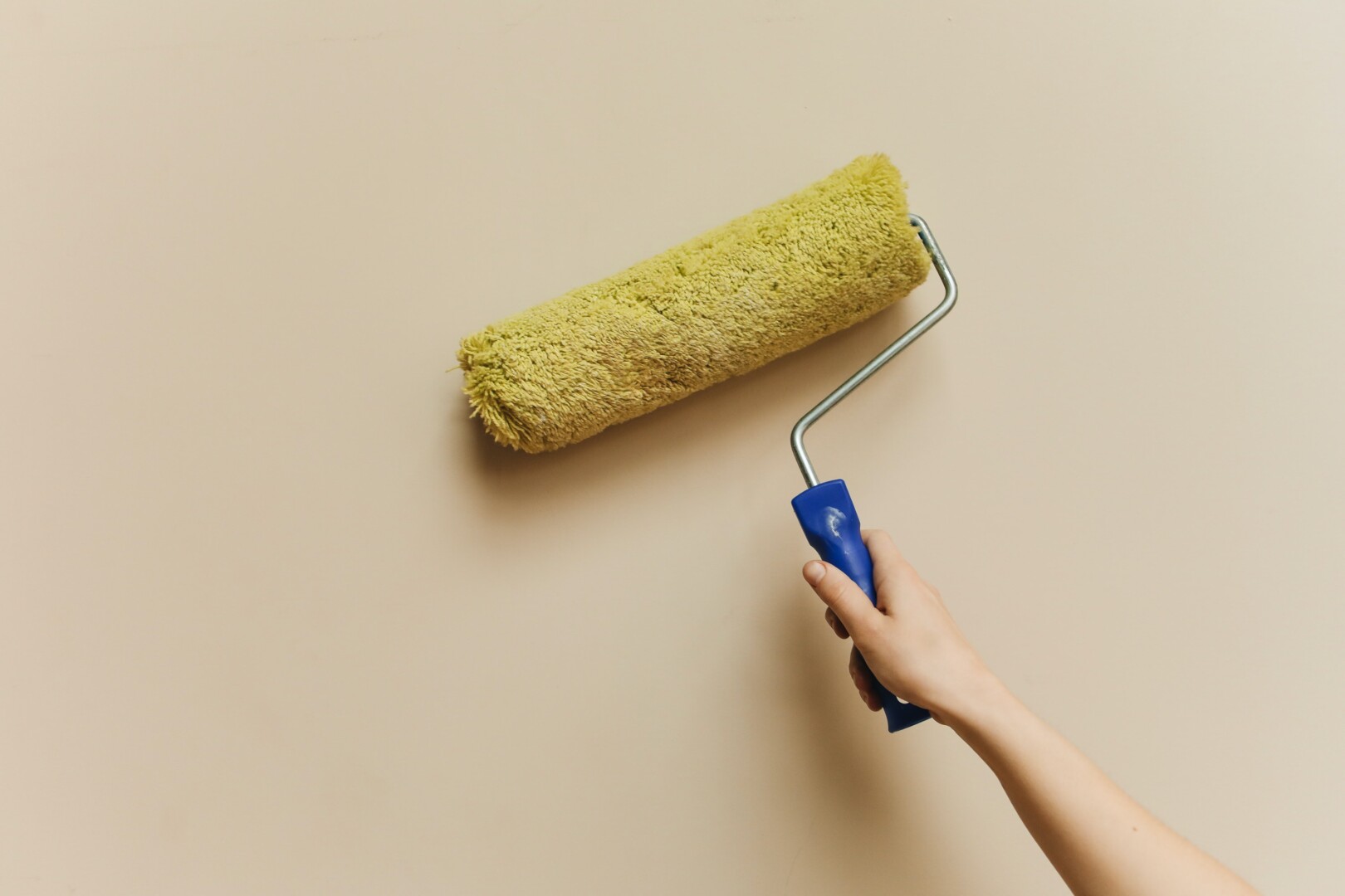 Paint your kitchen walls in a budget-friendly way